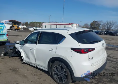 2022 Mazda Cx-5 2.5 S Premium Plus z USA, uszkodzony, nr VIN JM3KFBEM1N0568528